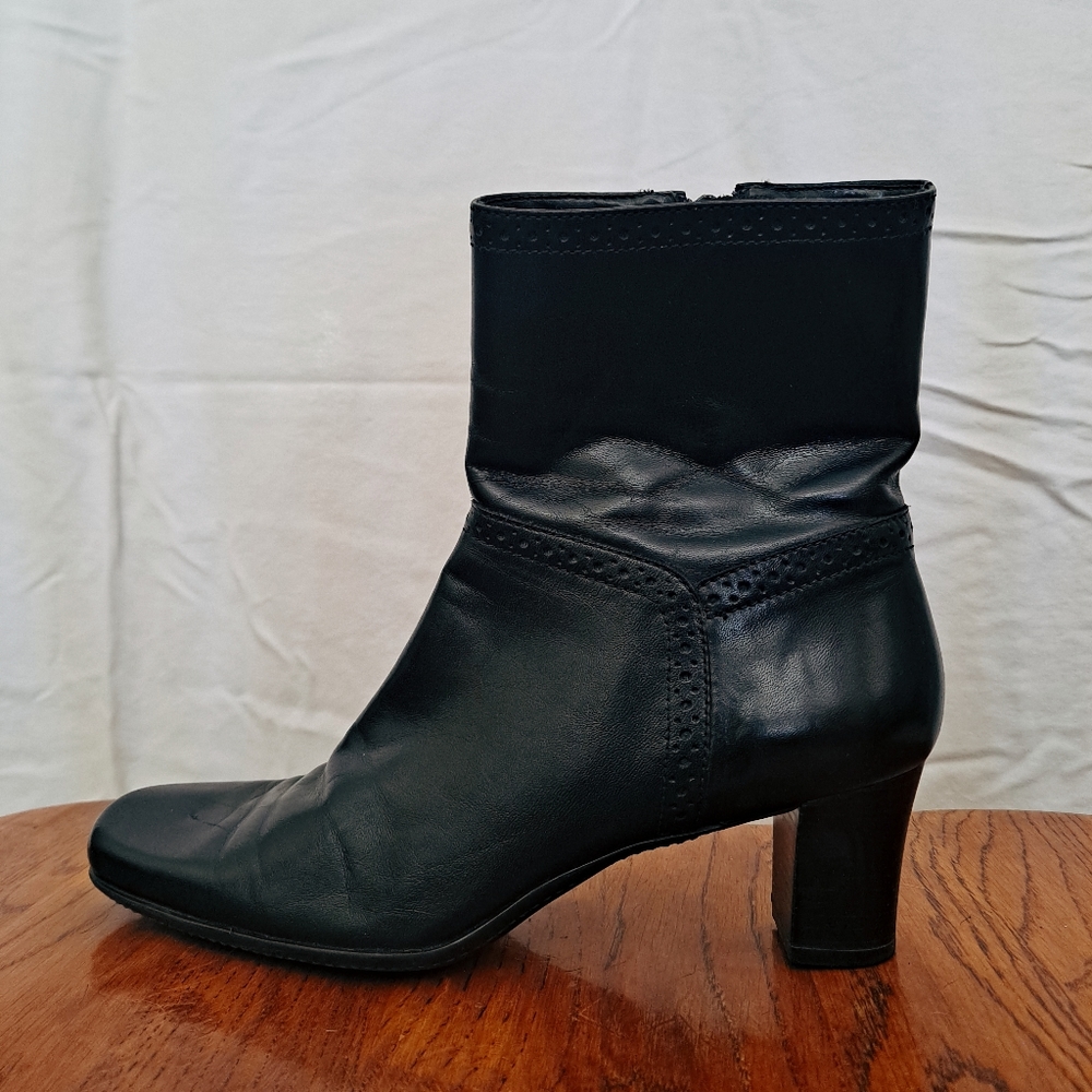 Black heeled booties